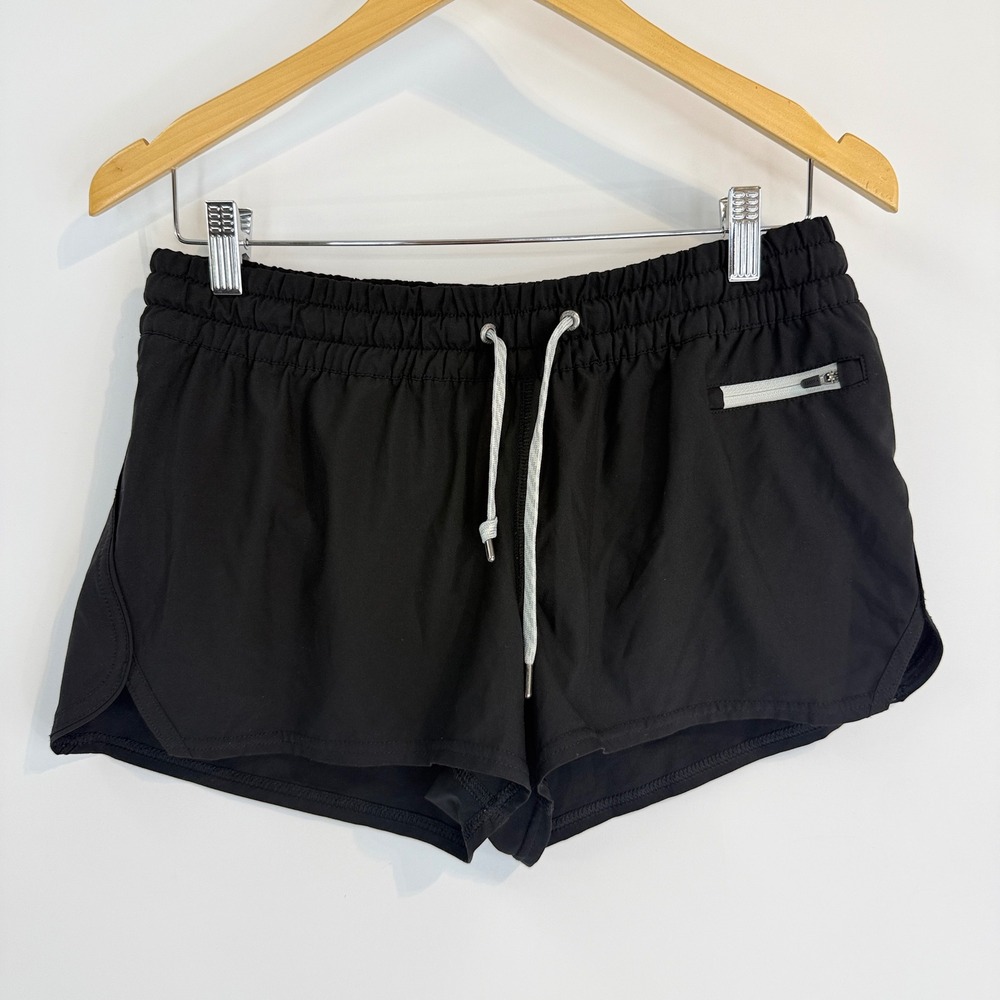 Vuori Clementine 2.0 Shorts Womens Medium Black Athletic Lined VW304